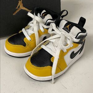 Jordan 1 Mid Yellow Ochre (TD) DQ8425-701 Size 6C